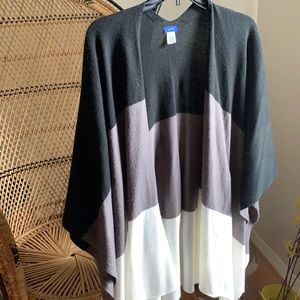 EUC classic Ruana in Black White and Gray Block